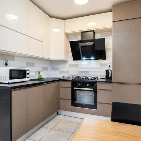 Avocado 2 In The Center *