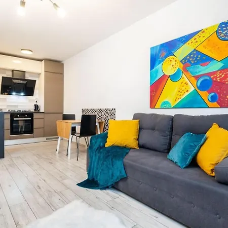 Avocado 2 In The Center