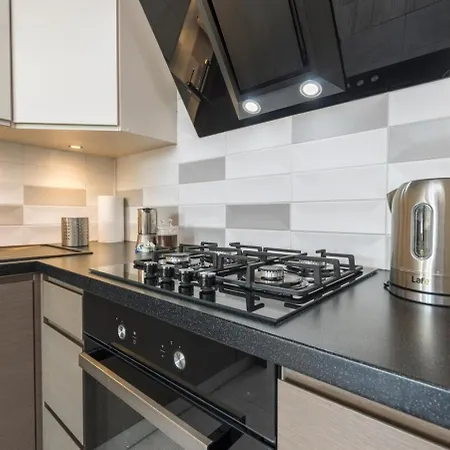 Avocado 2 In The Center *